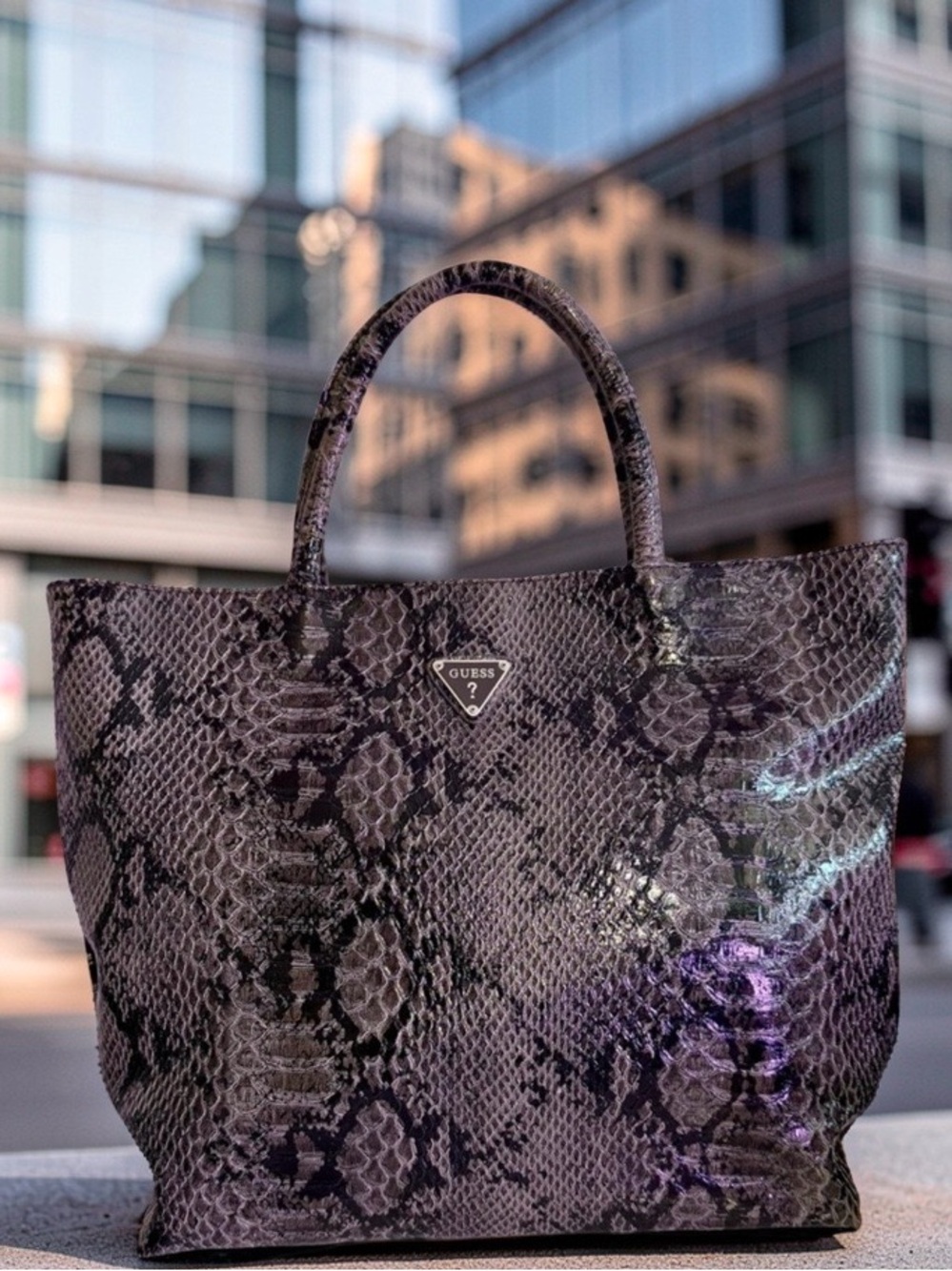 Guess Vintage snake,exotic,animal Printed Bag in EUC ,beautiful print